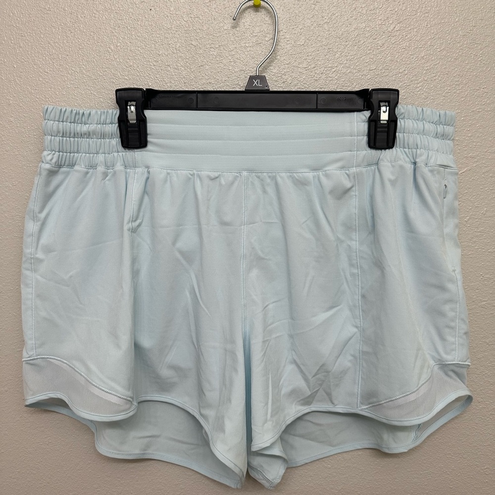 Lululemon Women’s Hottie Hot 4” Shorts Powder Blue Size: 14